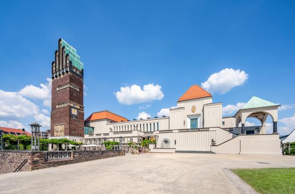 Bild 1 von 2: Museums Check mit Markus Brock: Mathildenhöhe Darmstadt.