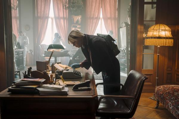 Bild 1 von 8: Patience Evans (Ella Maisy Purvis)