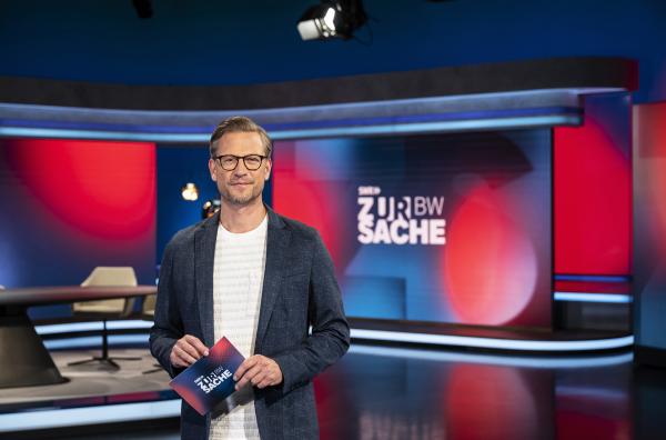 Bild 1 von 8: Das Politikmagazin fürs Land, Donnerstags um 20.15 Uhr im SWR Fernsehen (BW). Moderator Florian Weber