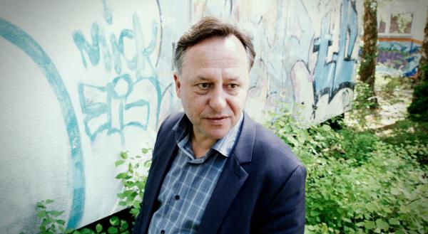 Bild 1 von 4: Tatort Schule: Hier schrieb Christian Ahnsehl 1985 eine Parole an die Wand.