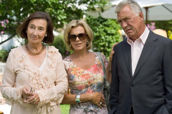 Bild 1 von 17: Im Bild (v.li.): Gertrud Roll (Franziska Bauer), Andrea L?Arronge (Gräfin Schönberg), Heinz Marecek (Hannes Kofler).