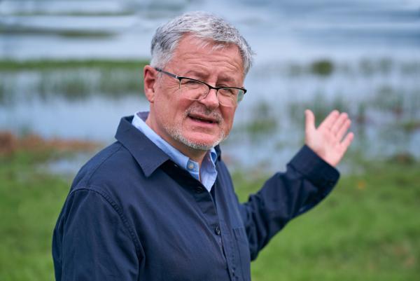 Bild 1 von 13: Moderator Christopher Clark spricht über den geheimnisvollen Ursprung der Inka-Kultur, der angeblich im Titicacasee zu suchen ist.