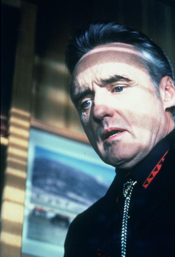 Bild 1 von 7: Der betrogene Killer Lyle (Dennis Hopper) macht sich auf die Suche nach dem flüchtigen Michael ...