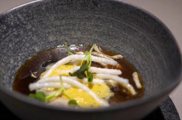 Bild 1 von 2: Guo Shao Yi Mian ist ein Nudelsuppengericht, das in Taiwan gerne zum Frühstück gegessen wird.
