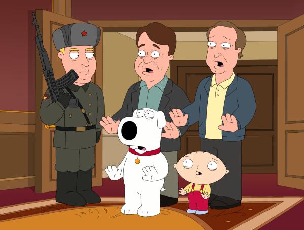 Bild 1 von 26: Brian (vorne M.) und Stewie (vorne r.) finden heraus, dass Dan Aykroyd (hinten M.) und Chevy Chase (hinten r.) als Geheimagenten für die amerikanische Regierung tätig sind ...