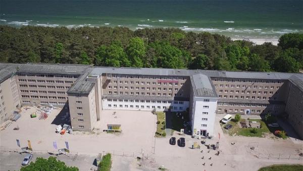 Bild 1 von 4: NVA-Kaserne Prora.