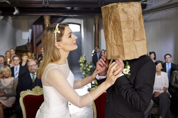 Bild 1 von 18: (3. Staffel) - In \