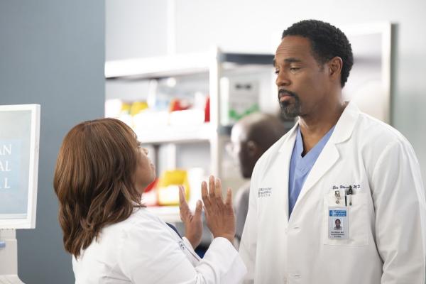 Bild 1 von 14: Dr. Miranda Bailey (Chandra Wilson, l.); Dr. Ben Warren (Jason George, r.)