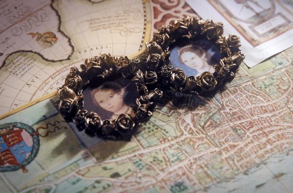 Bild 1 von 5: Miniaturen mit Porträts der Rivalinnen: Lady Jane Seymour (li.) und Queen Maria Tudor (re.)