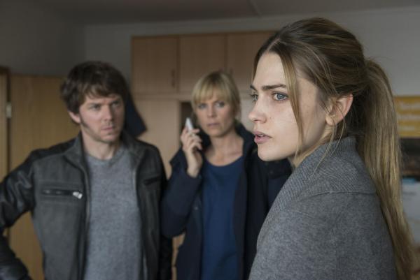 Bild 1 von 5: (v.l.n.r.) Tom Kowalski (Steffen Schroeder); Ina Zimmermann (Melanie Marschke); Lisa Braisch (Laura Berlin)