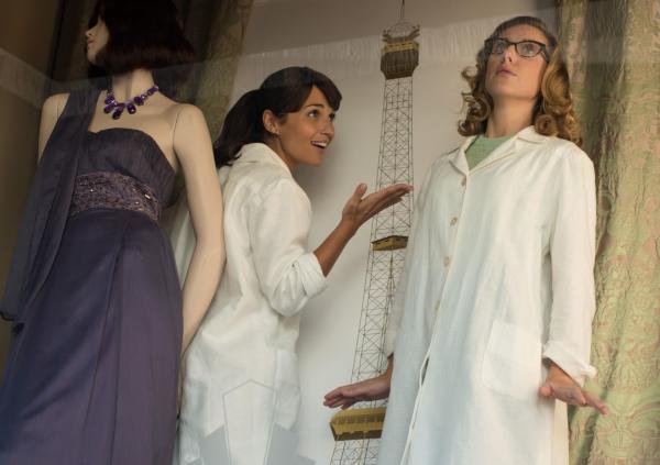 Bild 1 von 10: Ana Rivera (Paula Echevarría, l.); Rita Montesinos (Cecilia Freire, r.)