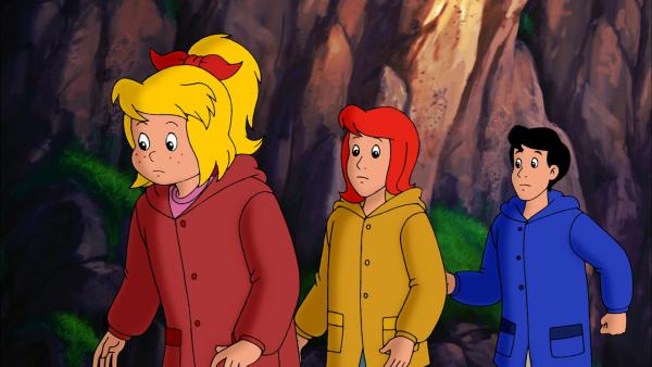 Bild 1 von 6: Bibi (l.), Tina (M.) und Alex (r.) suchen nach den zwei verschwundenen Pferden.