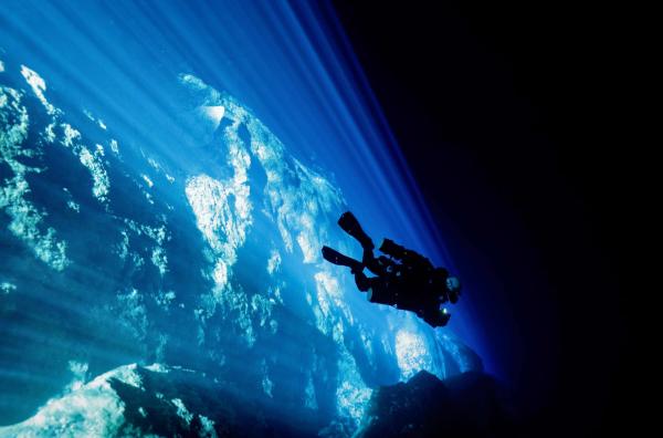 Bild 1 von 4: Tauchgang in der Harasib-Höhle