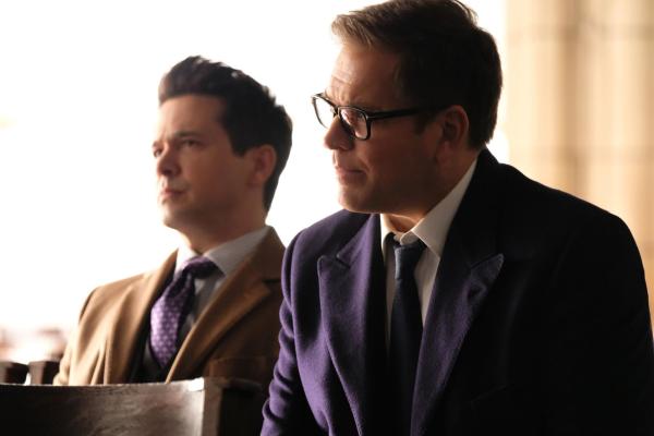 Bild 1 von 12: Benny Colón (Freddy Rodríguez, l.); Dr. Jason Bull (Michael Weatherly, r.)