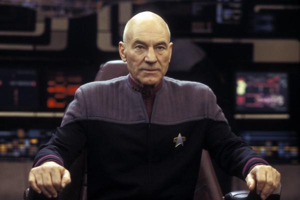 Bild 1 von 8: Captain Jean-Luc Picard (Patrick Stewart) und seine Crew kämpfen gegen einen eiskalten neuen Widersacher, der einen schockierende Verbindung zu Picard hat ...