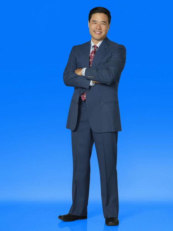 Bild 1 von 15: (5. Staffel) - Louis Huang (Randall Park)
