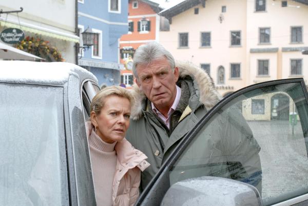 Bild 1 von 13: Im Bild: Andrea L?Arronge (Gräfin Schönberg), Heinz Marecek (Hannes Kofler).