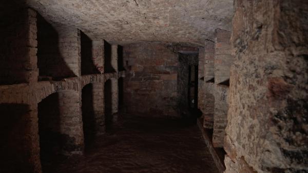 Bild 1 von 4: Vom florierenden Geschäftsort zum Elendsquartier: Unterhalb der South Bridge in Edinburgh verbirgt sich ein Labyrinth aus unterirdischen Gewölben.