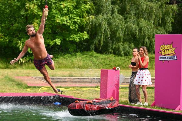 Bild 1 von 19: (v.l.n.r.) Dominik Stuckmann; Julia Römmelt; Anna