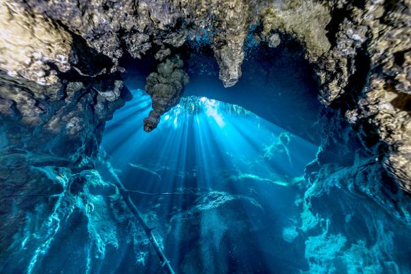 Bild 1 von 5: Einstieg in die Höhlenwelt