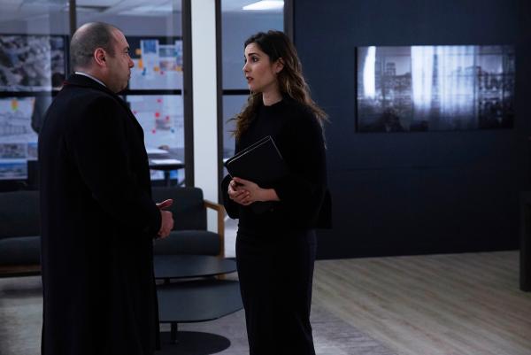 Bild 1 von 3: In Louis' (Rick Hoffmann) Leben läuft derzeit vieles nicht wie gewünscht. Auch seine Beziehung mit Tara (Carly Pope) hat Schattenseiten.