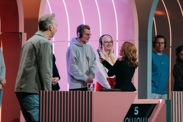 Bild 1 von 11: Olli Schulz (l.); Karoline Herfurth (r.)