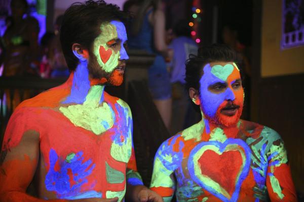 Bild 1 von 14: Das Studentenleben war und ist auch für Mac (Rob McElhenney, l.) und Charlie (Charlie Day, r.) nicht einfach ...