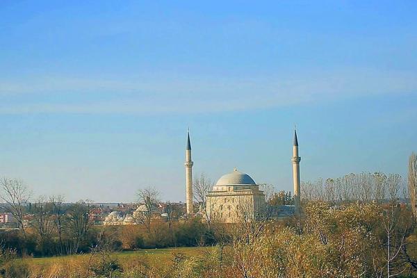 Bild 1 von 5: Der Sultan-Bayezid-Komplex am Stadtrand von Edirne gehört zu den schönsten Beispielen für eine Külliye, eine zu einer Moschee gehörende karikative Einrichtung.