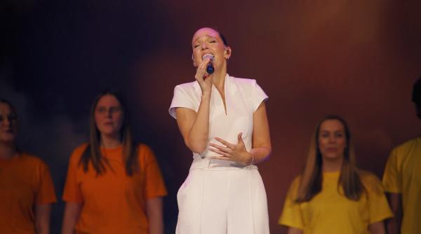 Bild 1 von 4: Halleluja! Carolin Kebekus sorgt mit ihrem himmlischen Comedyprogramm \