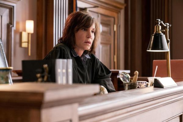 Bild 1 von 12: Richterin Tessa Hudson (Mercedes Ruehl)