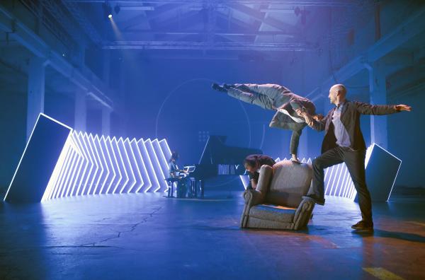 Bild 1 von 4: Vanessa Wagner spielt die \