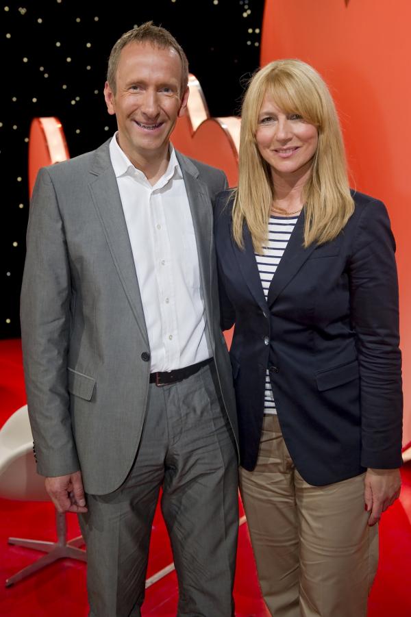 Bild 1 von 2: Moderator Tilmann Schöberl und Susi Müller, die Stimme von \