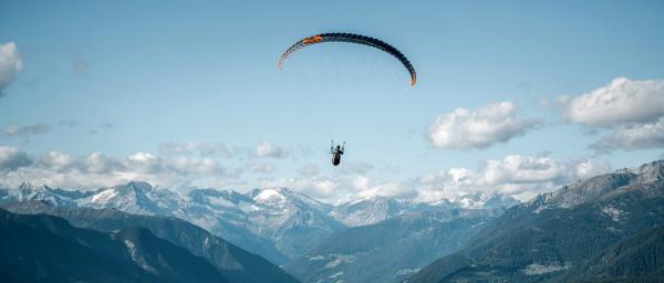 Bild 1 von 19: Im Bild: Magdalena Mittersteiner, eine sportliche und bergaffine junge Frau aus Lana gewährt Einblicke in ihre Gedanken und zu ihrem Verhältnis von Berg, Mensch und Bilderflut.