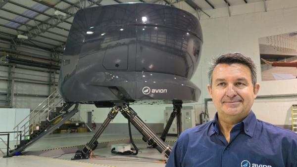 Bild 1 von 2: Alle sechs Monate absolvieren Piloten ein Flugtraining für Störungs- und Notfallsituationen, einschließlich schwerer Turbulenzen.