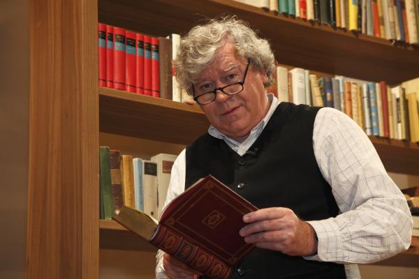 Bild 1 von 5: Tilman Spengler führt durch die Literaturgeschichte.