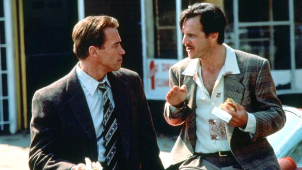 Bild 1 von 3: Harry (Arnold Schwarzenegger, li.) und Simon (Bill Paxton)