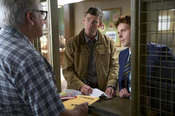 Bild 1 von 18: Special Agent Leroy Jethro Gibbs (Austin Stowell, Mitte); Special Agent Bernard Randolf (Caleb Foote, r.)