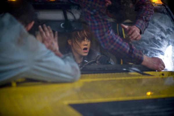 Bild 1 von 6: Emma Stone stars in Columbia Pictures' comedy ZOMBIELAND. Photography by: Glen Wilson