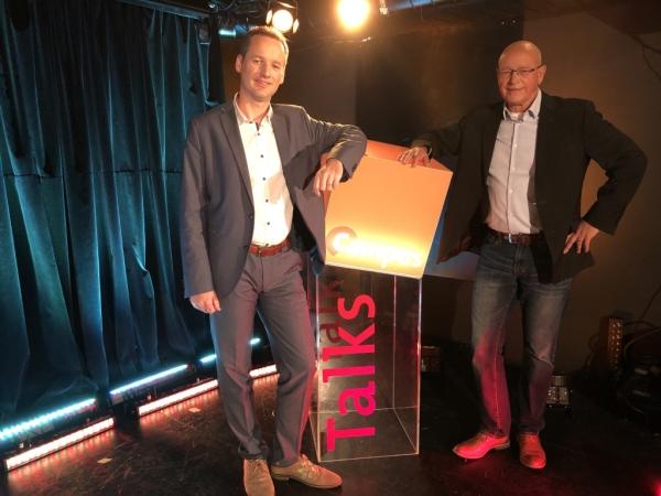 Bild 1 von 2: Diesmal zu Gast bei Campus Talks, von links: Prof. Dr. David Stadelmann und Prof. Dr. Alexander Borst.