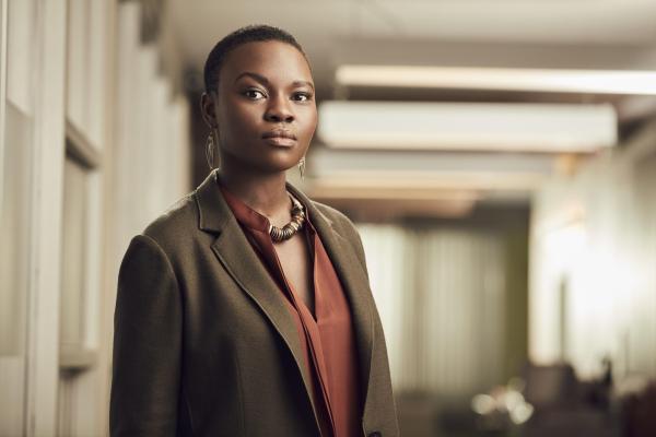 Bild 1 von 16: (1. Staffel) - Dr. Mina Okafor (Shaunette Renee Wilson) ist ein aufgehender Stern am Chirurgenhimmel und hat damit nicht nur Freunde im Chastain Park Memorial Hospital ...