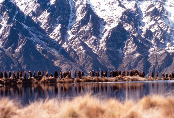 Bild 1 von 17: König Theoden lässt die Hauptstadt evakuieren, um die Bewohner vor dem Angriff Saurons zu schützen ...