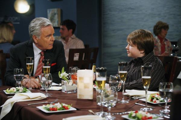 Bild 1 von 10: Männergespräche: Teddy (Robert Wagner, l.) und Jake (August T. Jones, r.) ...