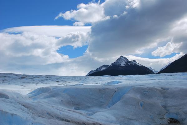 Bild 1 von 10: Der Grey-Gletscher gehört zu den imposantesten Eisgiganten des Patagonischen Inlandeises. Im Rahmen moderner Klimaforschung wird er regelmäßig vermessen.
