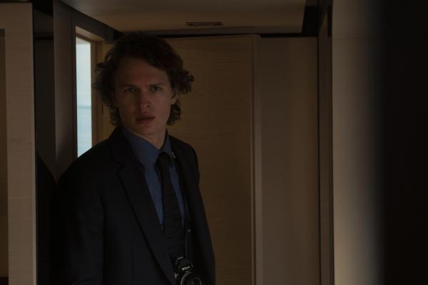 Bild 1 von 8: Jake Adelstein (Ansel Elgort)
