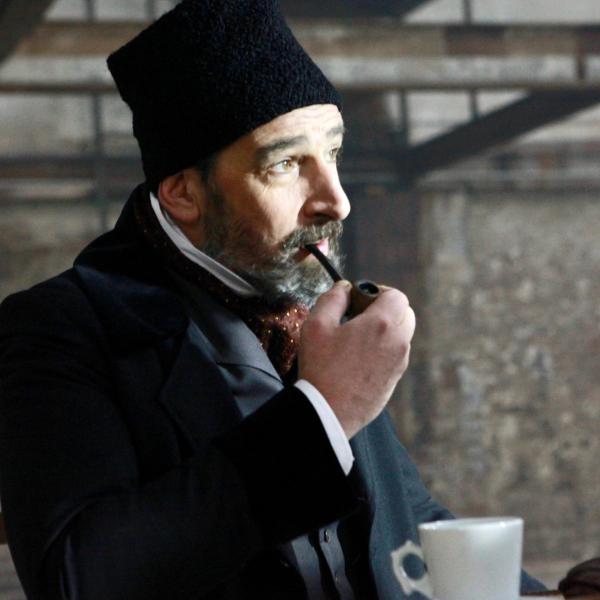 Bild 1 von 4: Im Bild: Joachim Ehprussi. Ein Selfmademan aus Odessa brachte es mit Getreidehandel zu sagenhaftem Reichtum: Der Begründer der Bankiers-Dynastie Ephrussi, Joachim \