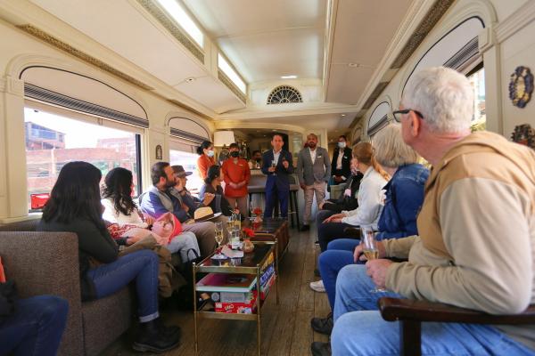 Bild 1 von 5: Willkommen an Bord.