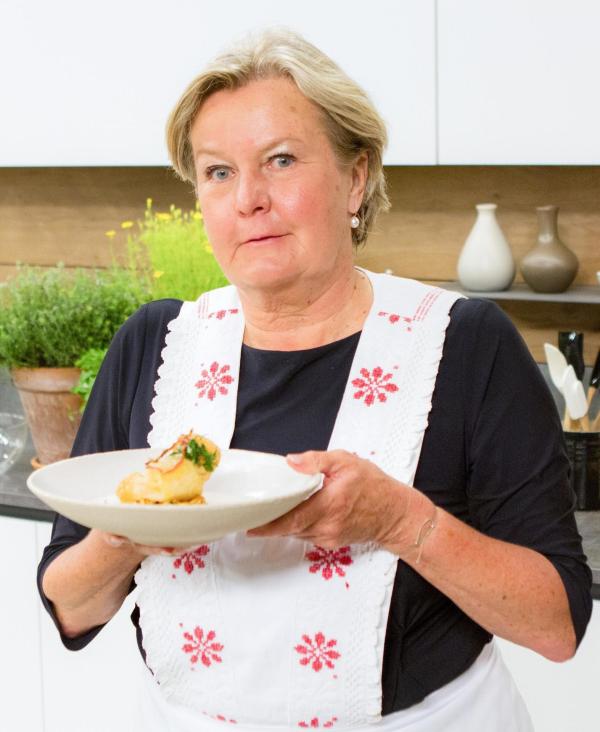 Bild 1 von 10: Im Bild: Lisl Wagner-Bacher kocht \