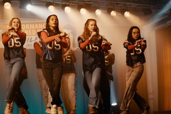 Bild 1 von 3: Die drei !!! bei ihrem Tanzauftritt.