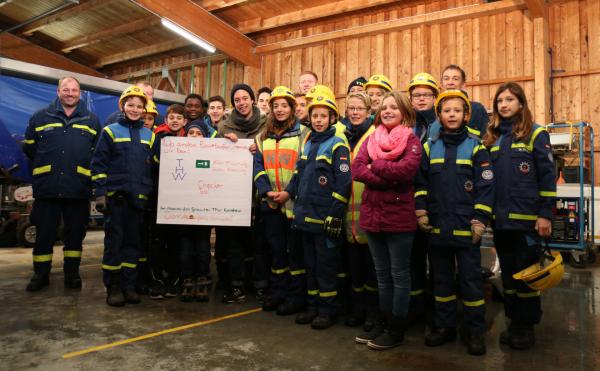 Bild 1 von 2: Das Motto der Jugend vom THW Rosenheim: \