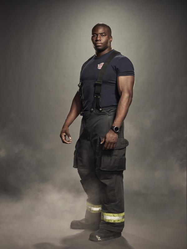 Bild 1 von 6: (4. Staffel) - Dean Miller (Okieriete Onaodowan)